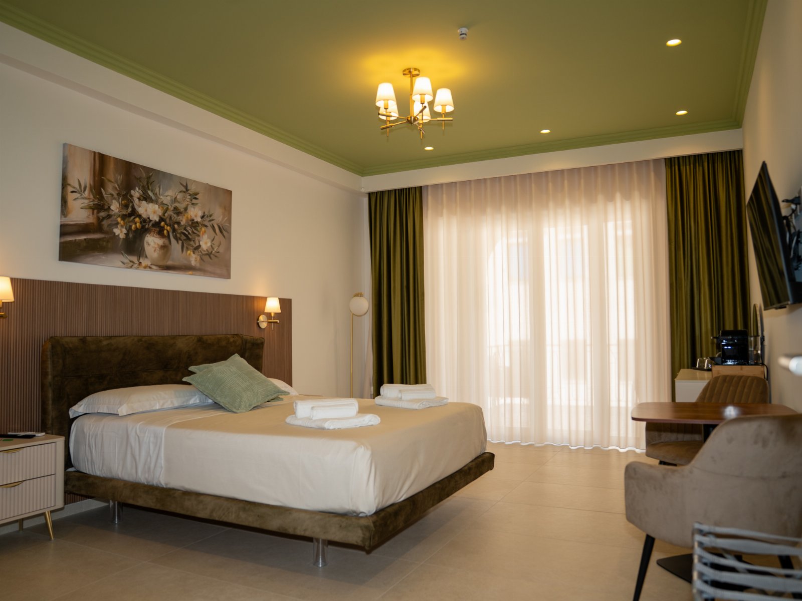 ELYRA Rooms