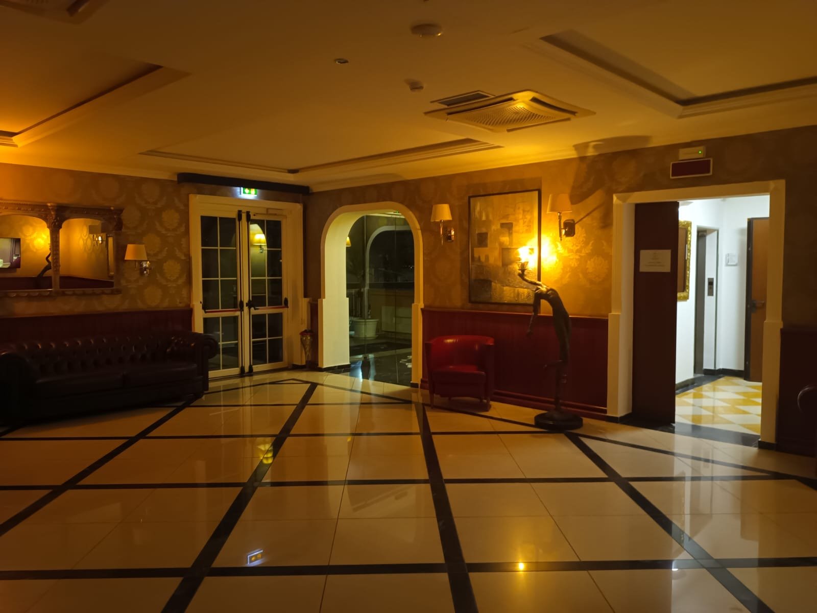 Regent Beach Hotel & Apartments