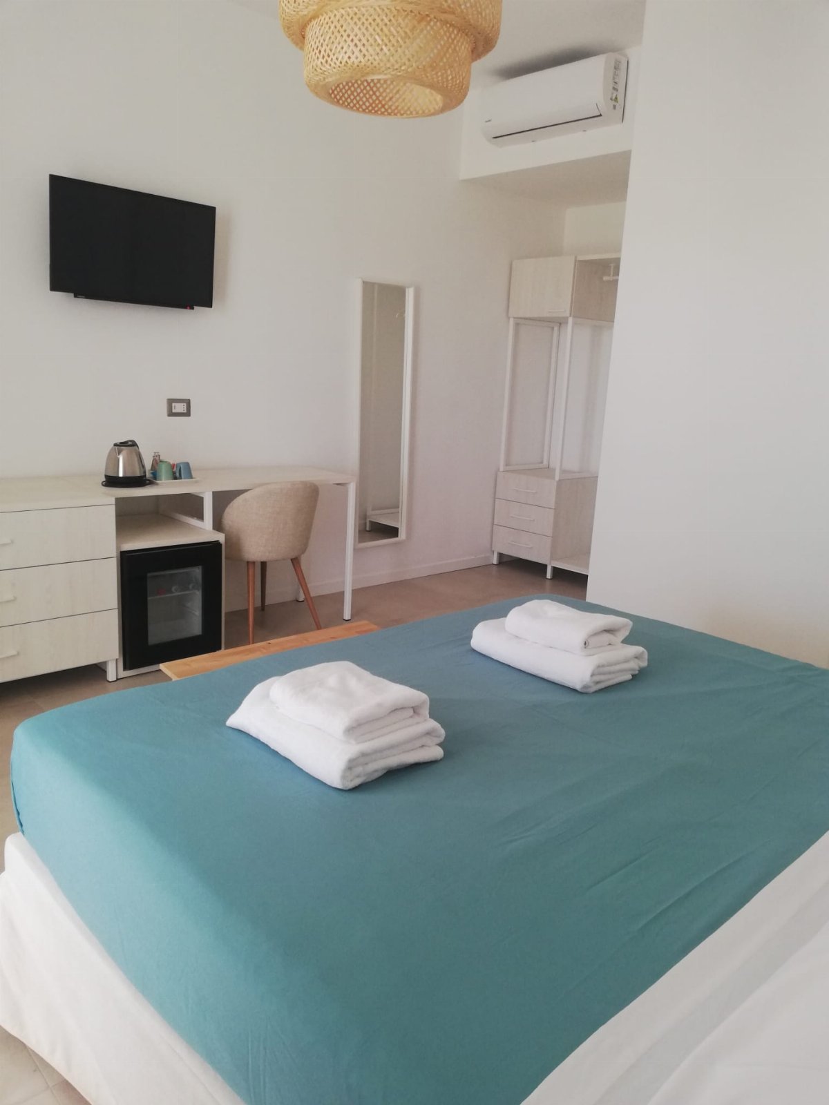 Casa Cunaci Bed and Breakfast.      "Una finestra sul Mediterraneo"
