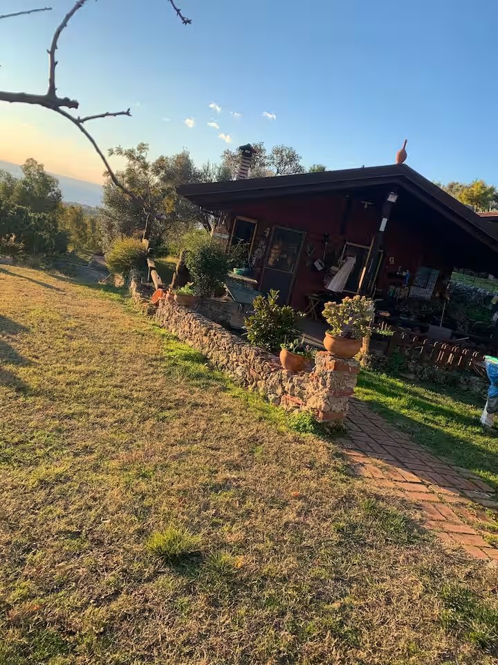Villa mit Anwesen in den Hügeln von Siderno Superiore – zwischen Meer, Natur und Entspannung