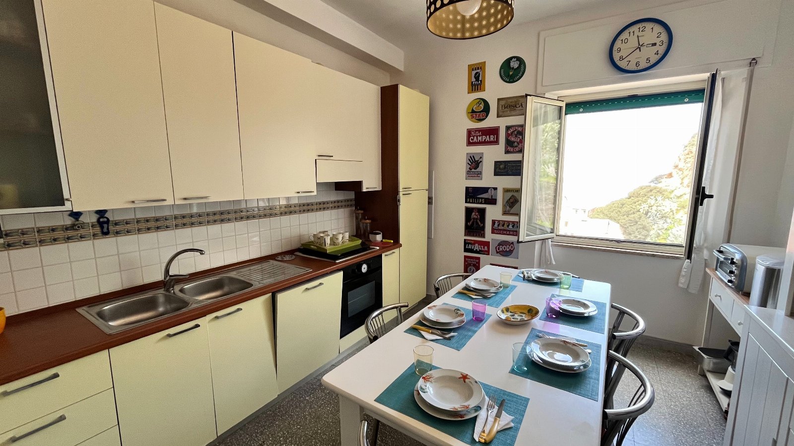 Apartment just a stone's throw from the sea