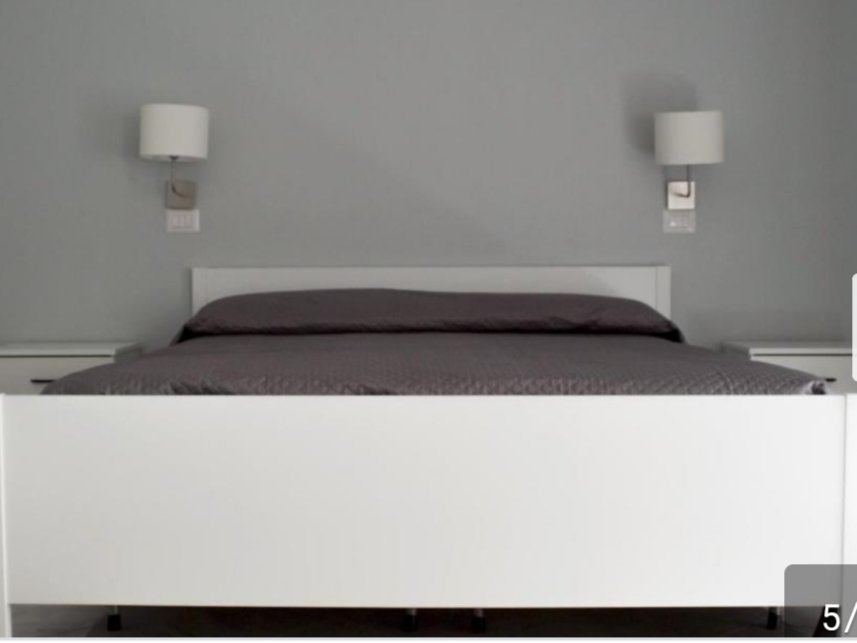 Una finestra sul glicine