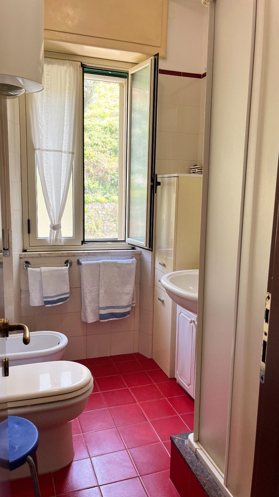 Apartment just a stone's throw from the sea