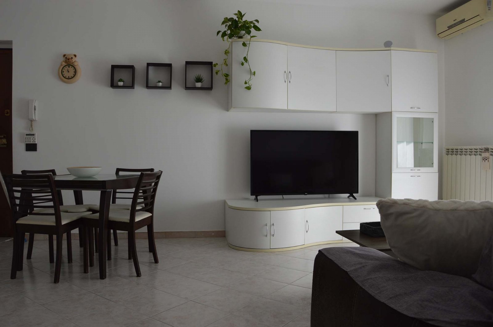 Habitación en apartamento compartido con el anfitrión, con uso de toda la casa