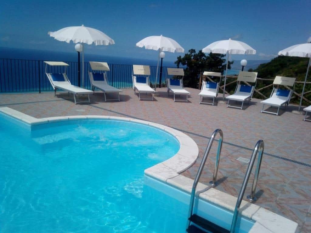 Agriturismo a Paola vicino al Santuario San Francesco e vicino al mare con piscina ristorante pizzeria fattorie didattiche