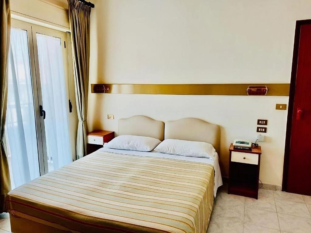 Rodzinny hotel 3-gwiazdkowy w Bagnara Calabra