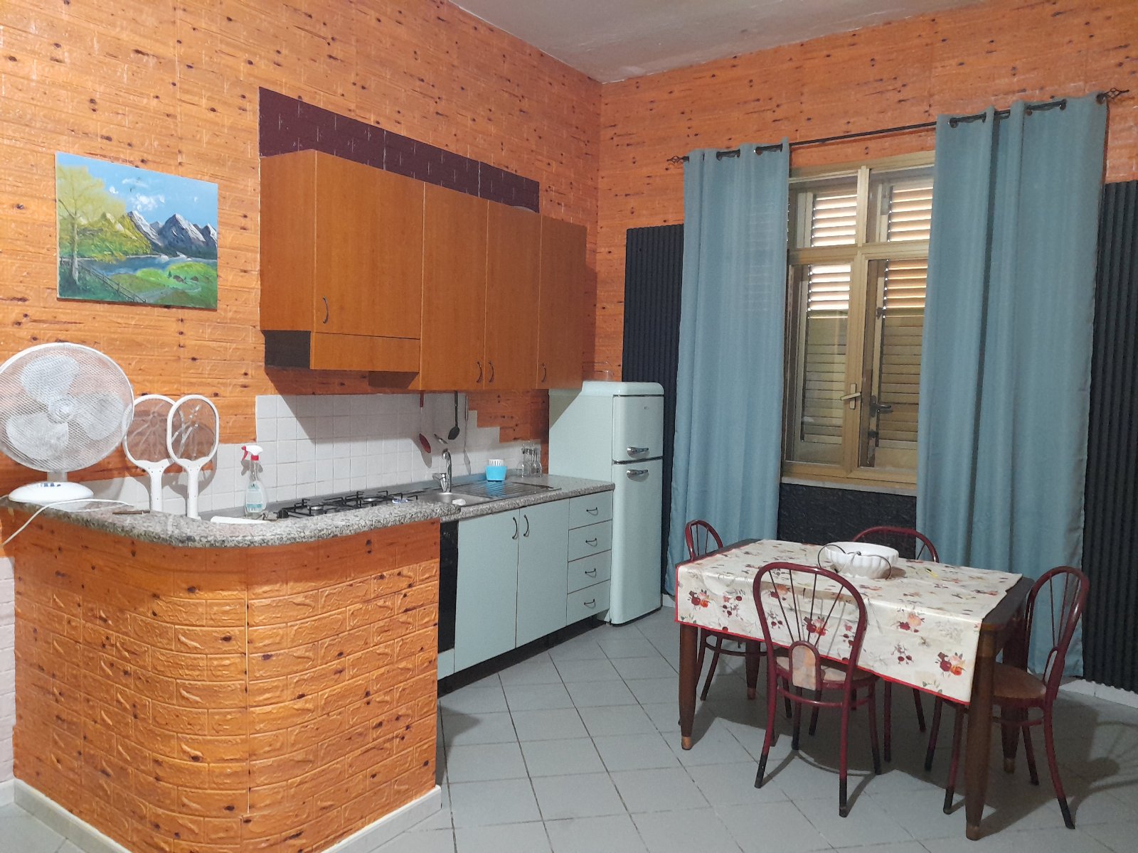 Ground-floor townhouse with private garden