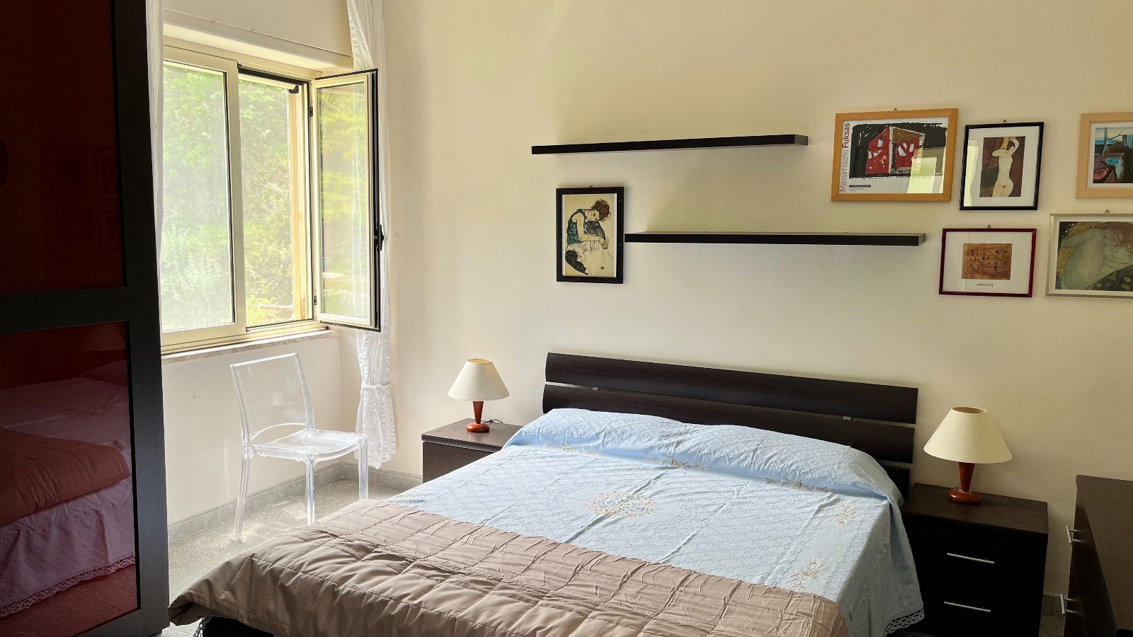 Apartment just a stone's throw from the sea