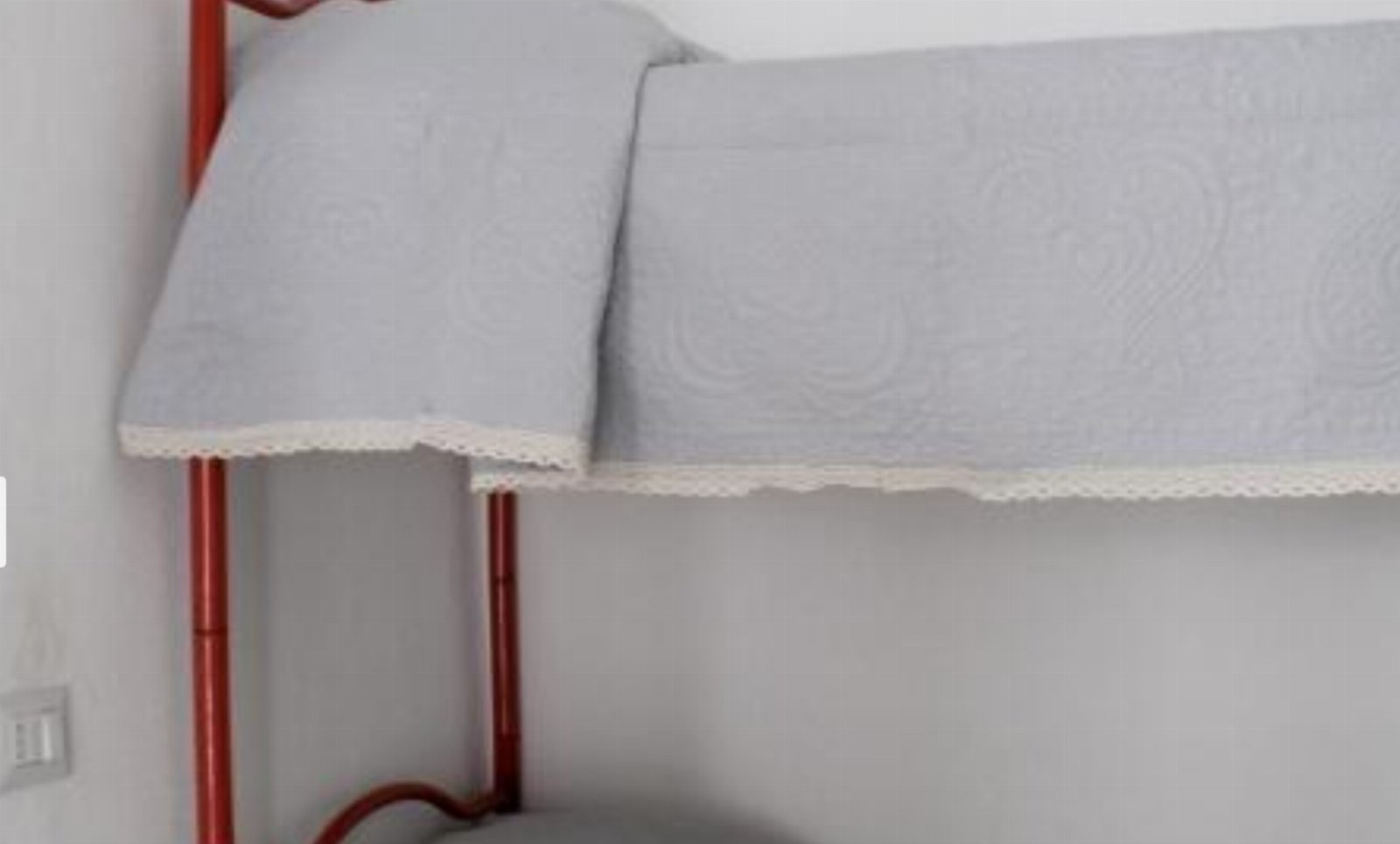 Una finestra sul glicine