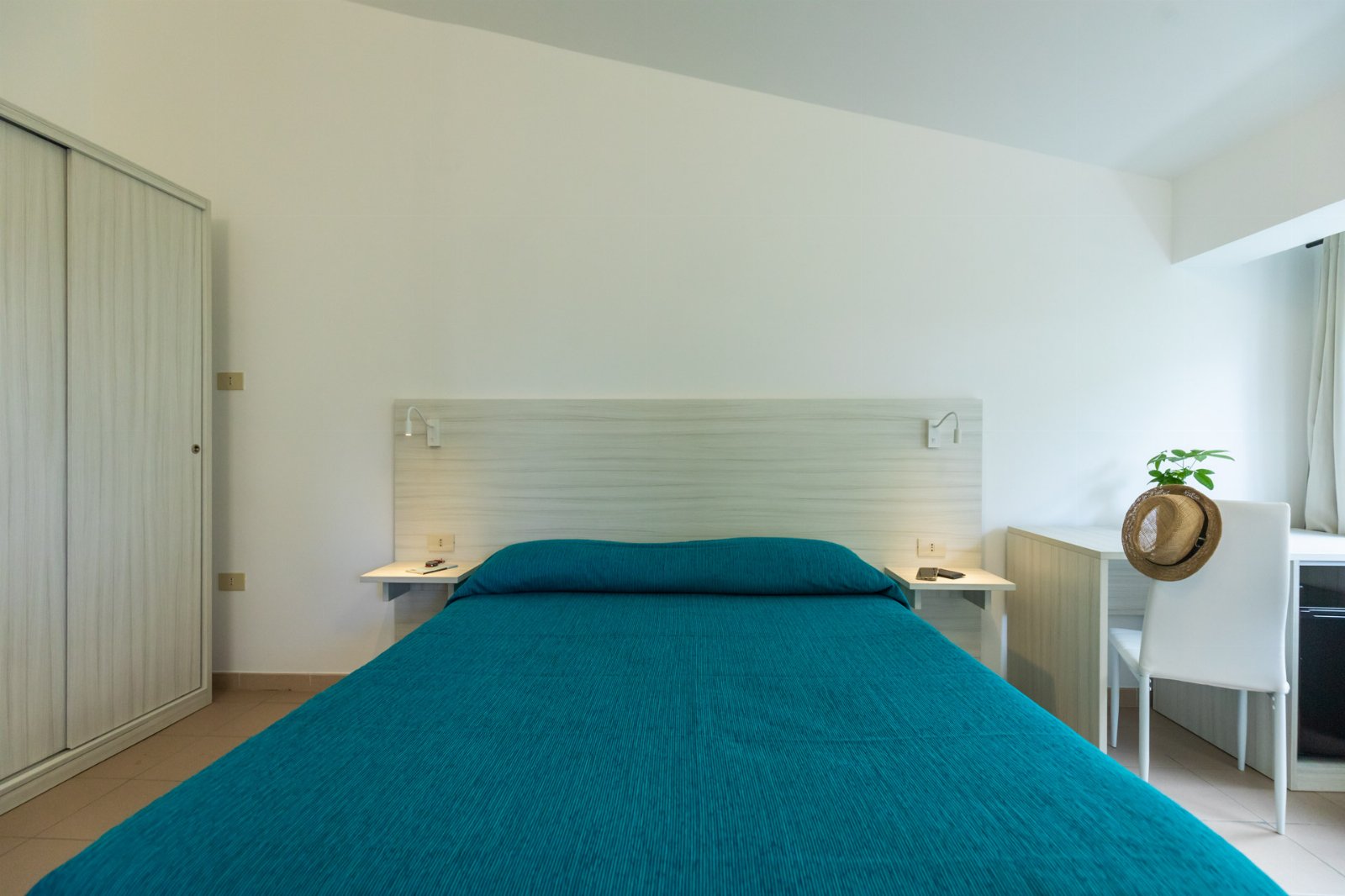 Double Room in B&B with Private Beach. Sunset Yoga.