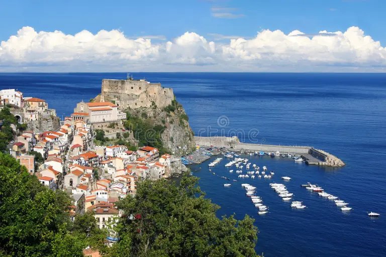 Elegante Stanza nel centro di Scilla