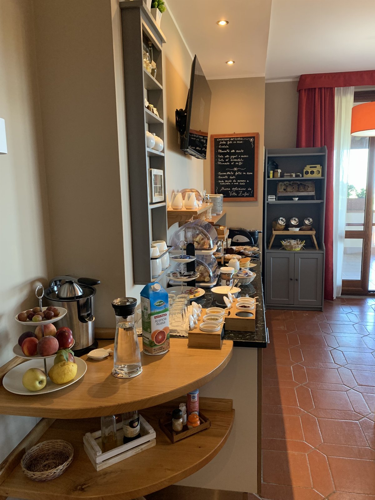 Villa con piscina vista mare