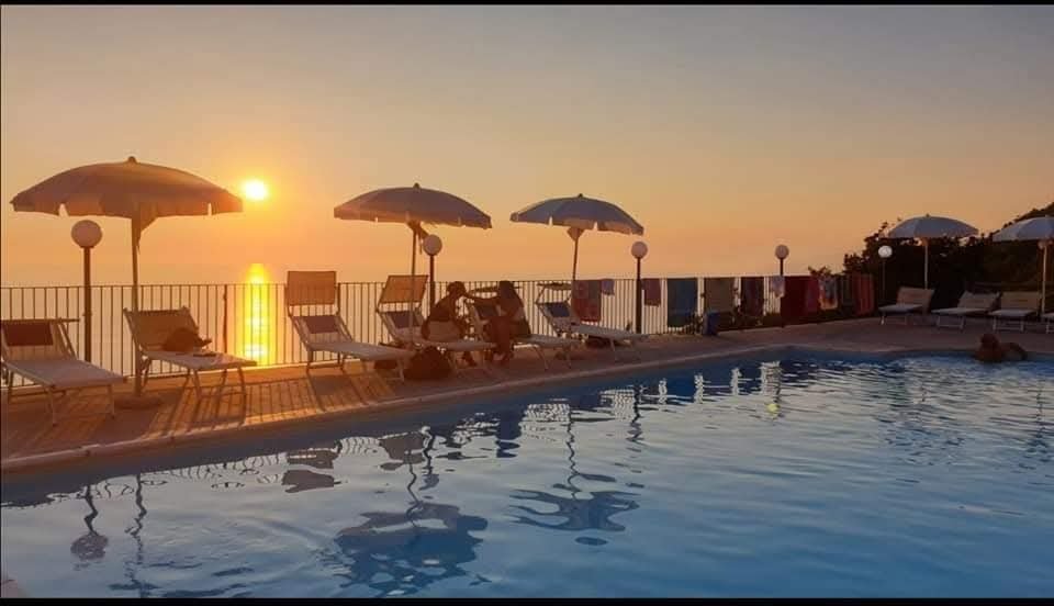 Agriturismo a Paola vicino al Santuario San Francesco e vicino al mare con piscina ristorante pizzeria fattorie didattiche