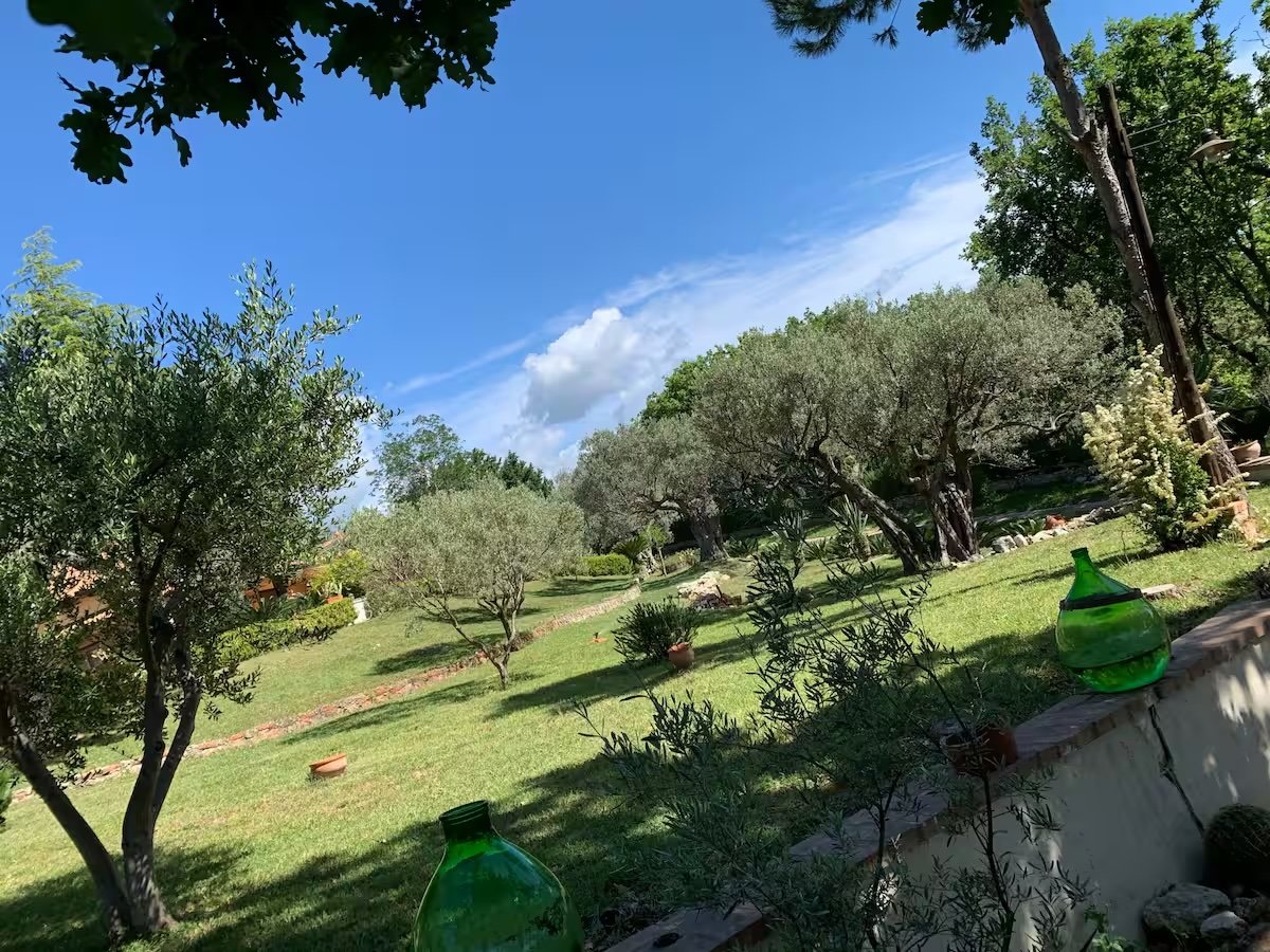 Villa mit Anwesen in den Hügeln von Siderno Superiore – zwischen Meer, Natur und Entspannung