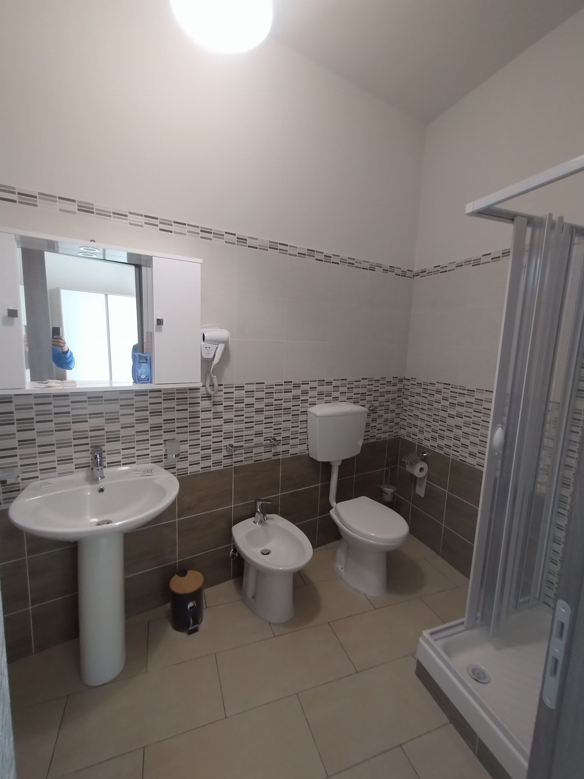 MareSila  B&B Stanze di nuova costruzione, spaziose arredate, con TV led, frigorifero macchina da caffè, bollitore, cambio biancheria, climatizzatore