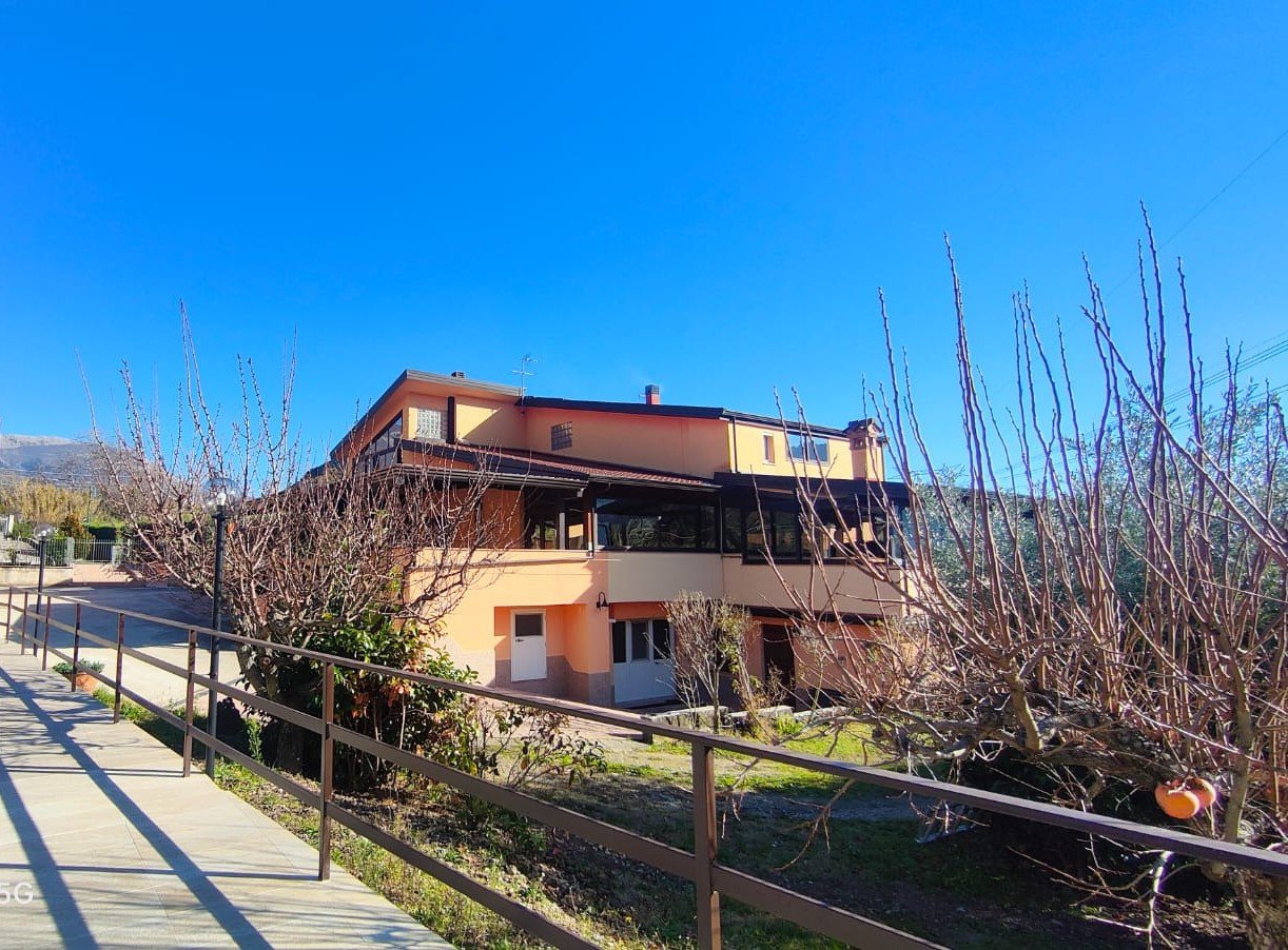 Villa with swimming pool