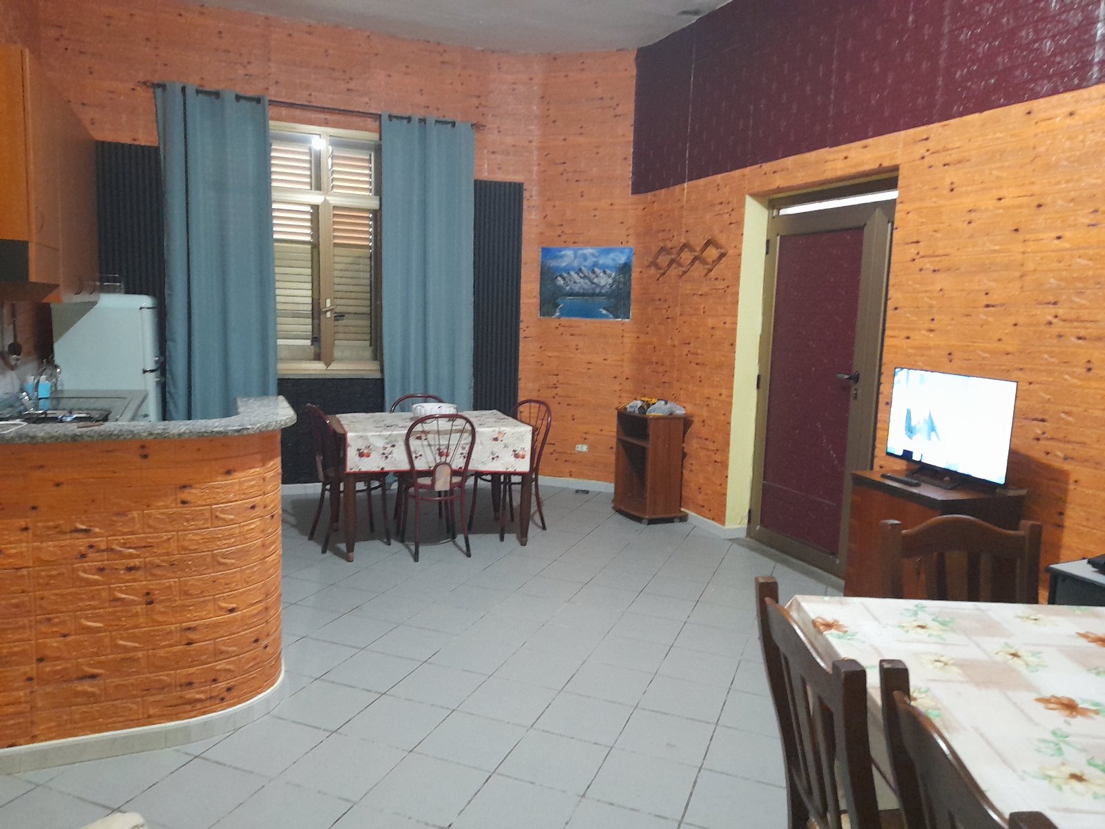 Ground-floor townhouse with private garden