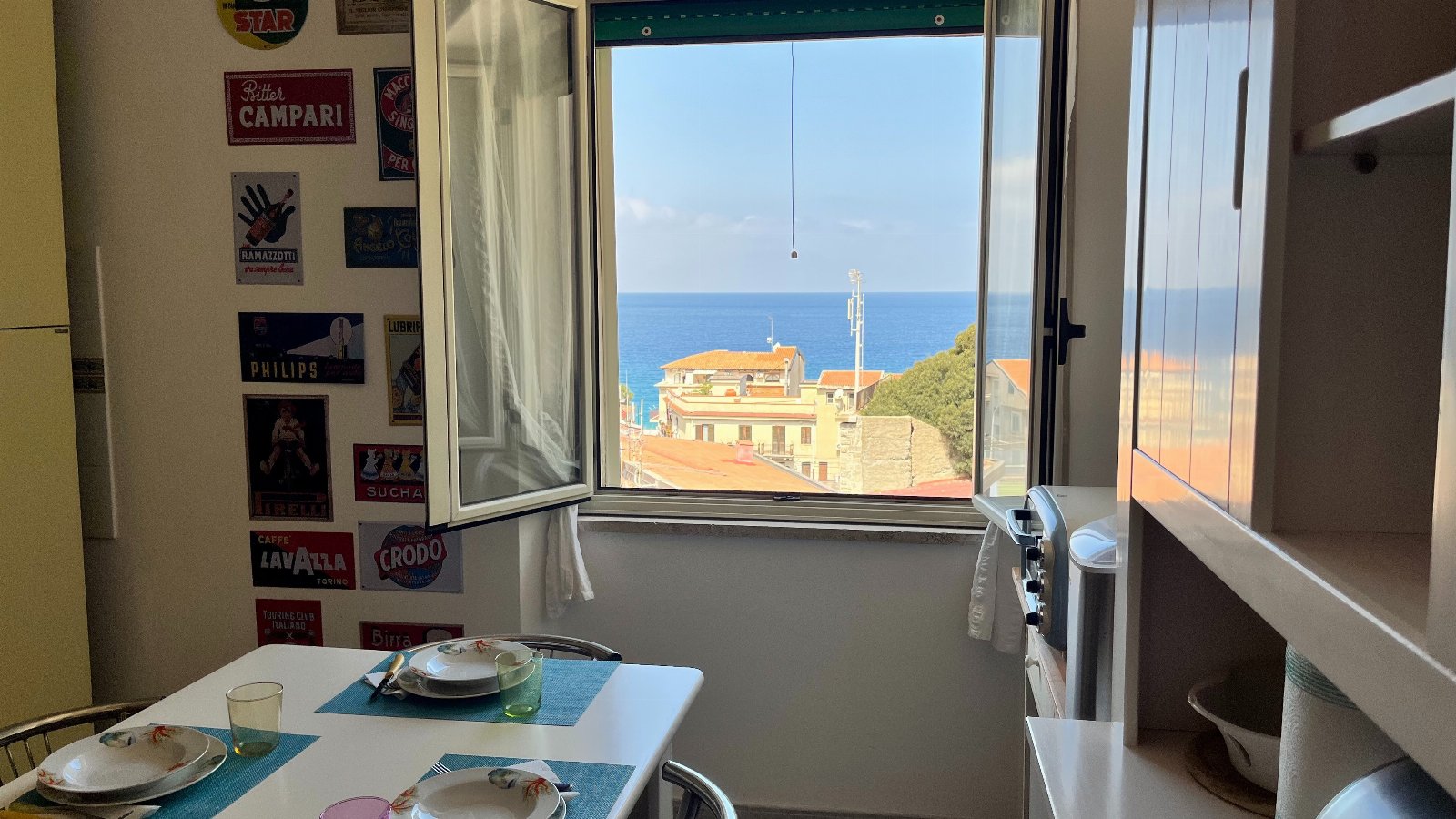 Apartment just a stone's throw from the sea