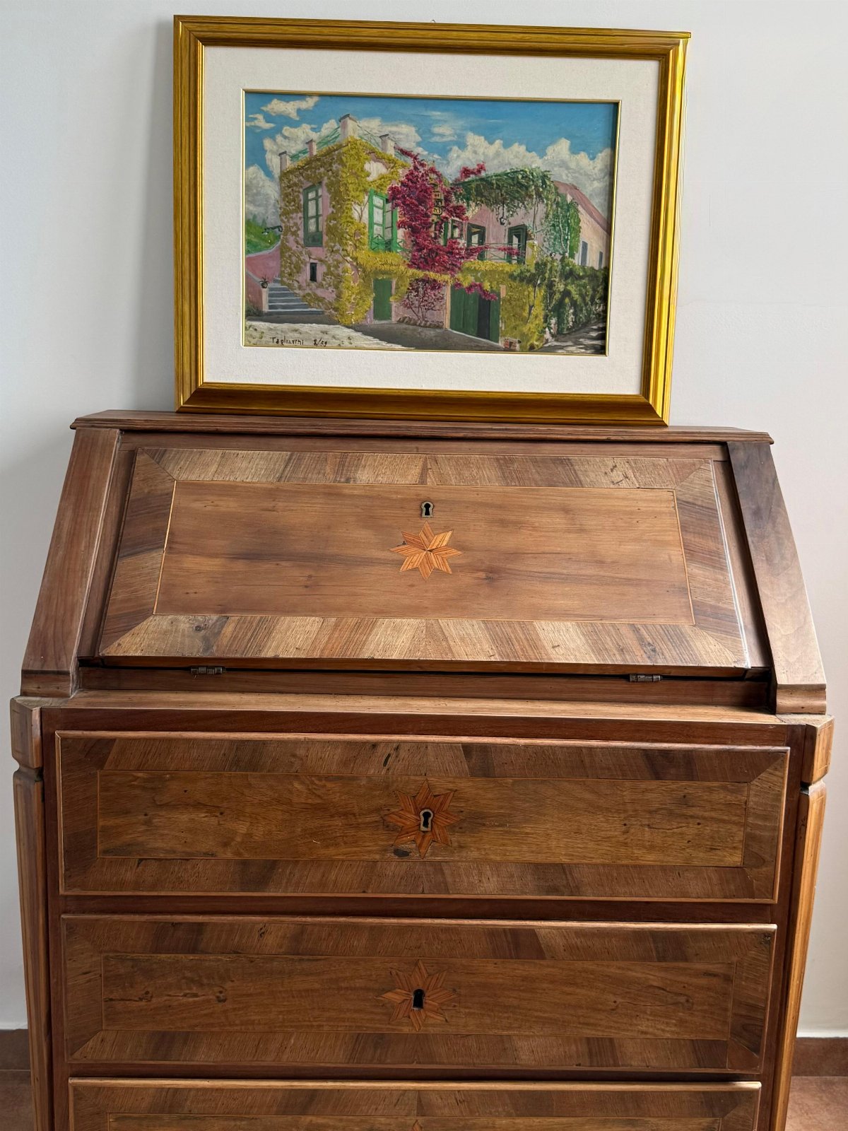 B&B Casa Vacanze Lydia offre la possibilità di usufruire o dell’ intero appartamento composto da 3 stanze e 2 letti con cucina e soggiorno o di anche solo le stanze con il bagno privato .