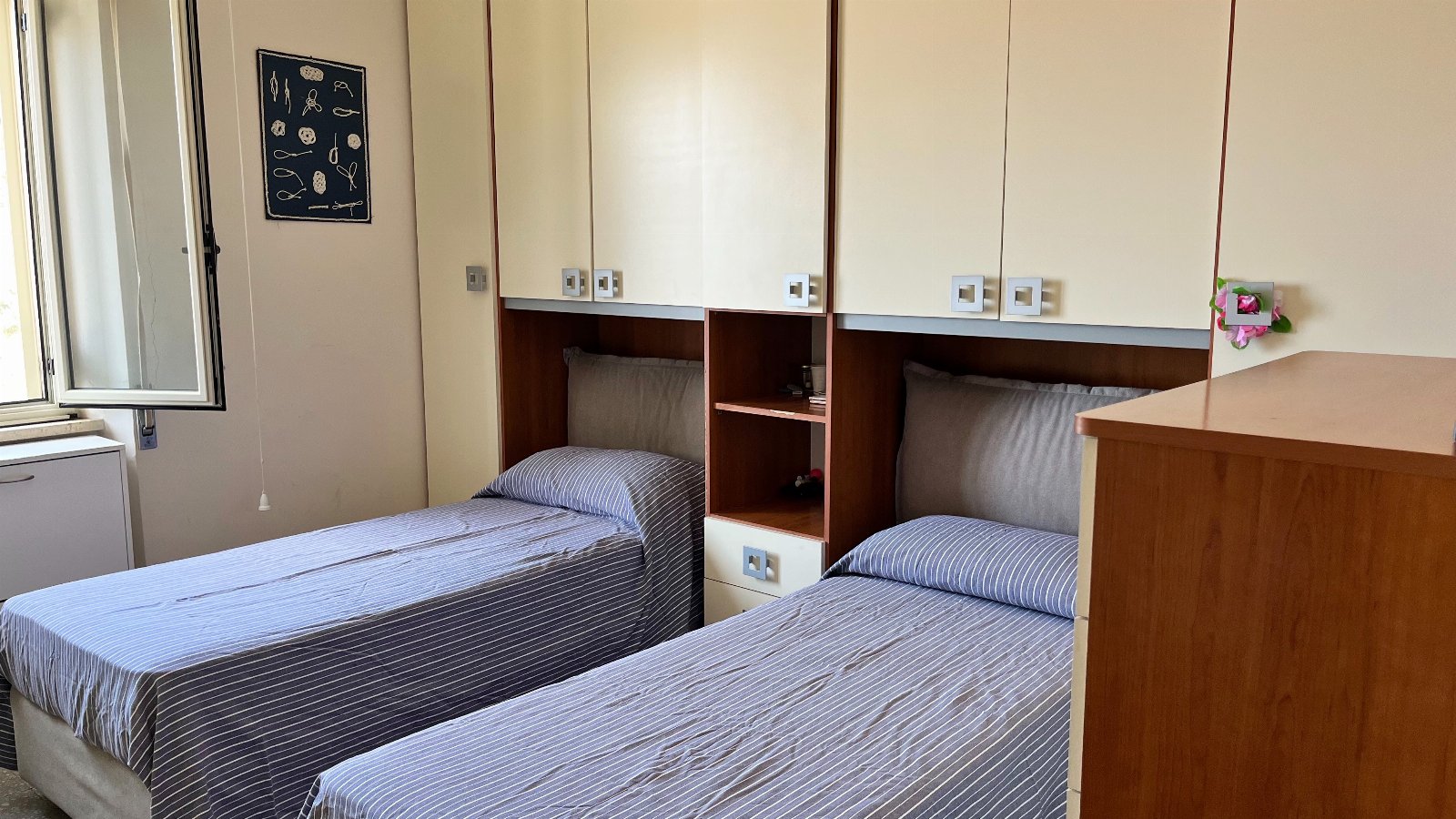 Apartment just a stone's throw from the sea