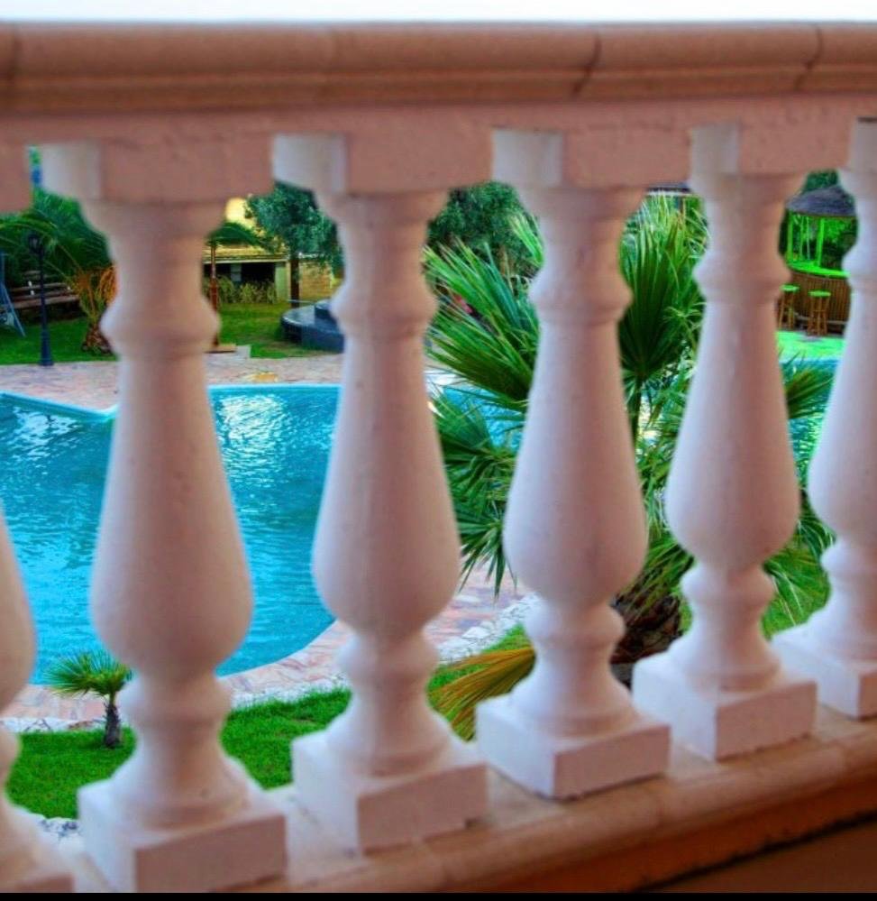 Splendida villa in collina, in zona panoramica con vista mare.