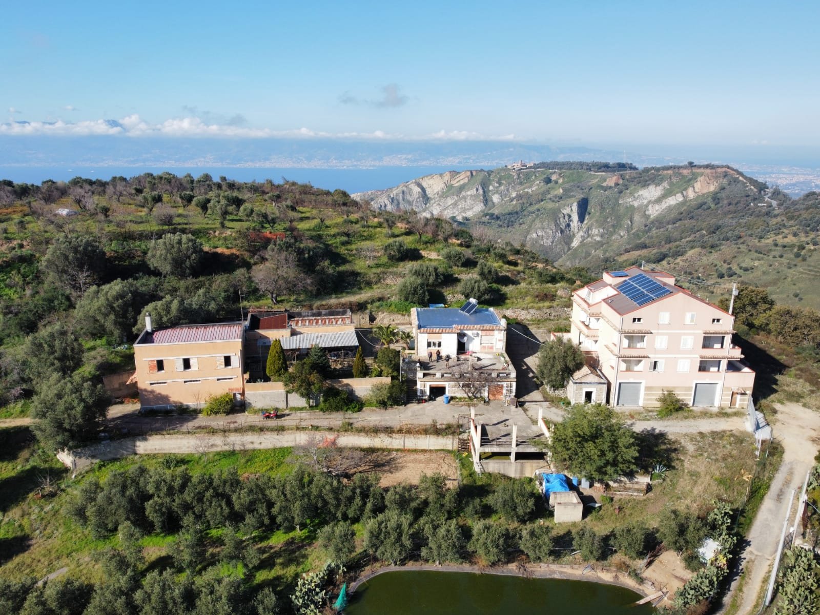 Case per le vacanze, bed and breakfast , agricampeggio, vendita di prodotti aziendali biologici, turismo delle esperienze, panificazione e corsi di cucina, trekking, eventi, tornei di burraco e bridge