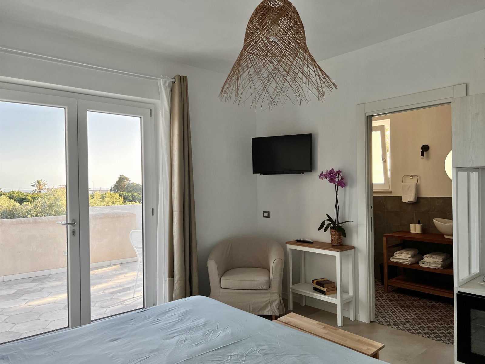 Camera Matrimoniale con terrazza panoramica vista mare