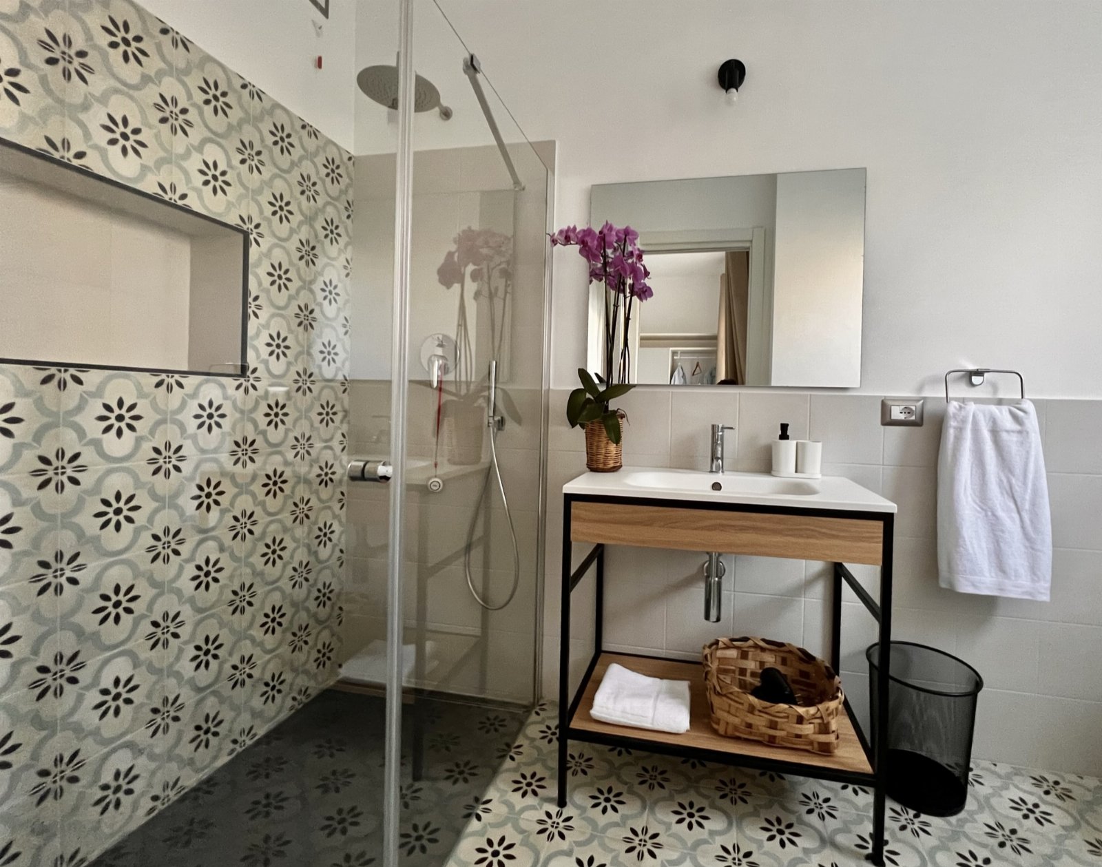 Casa Cunaci Bed and Breakfast.      "Una finestra sul Mediterraneo"