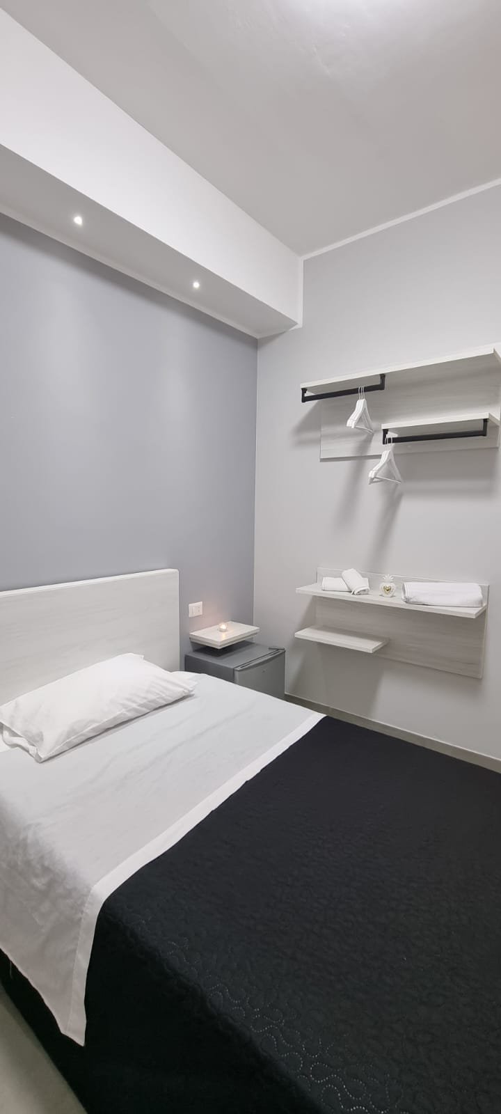 Room's Stromboli appartamento a 100 metri dal mare stanze con bagno privato