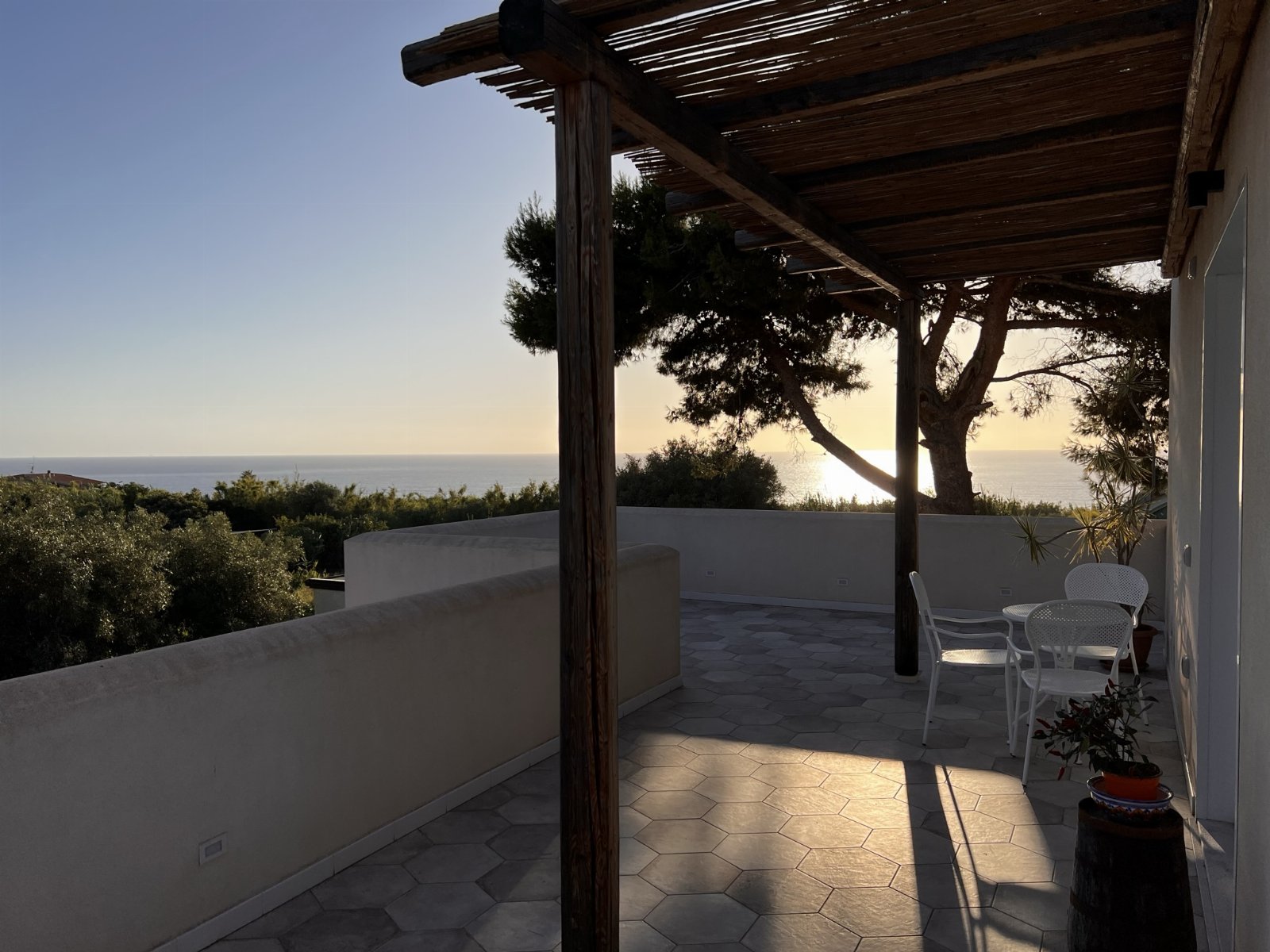 Casa Cunaci Bed and Breakfast.      "Una finestra sul Mediterraneo"
