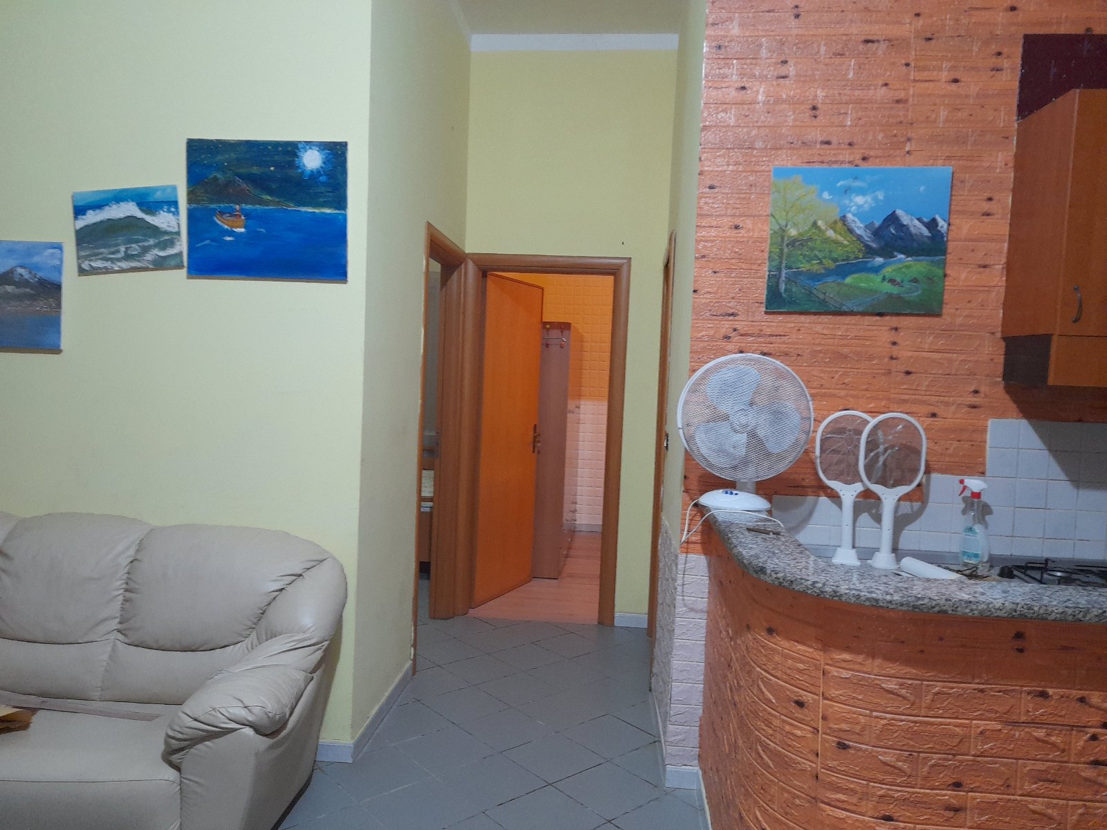 Ground-floor townhouse with private garden