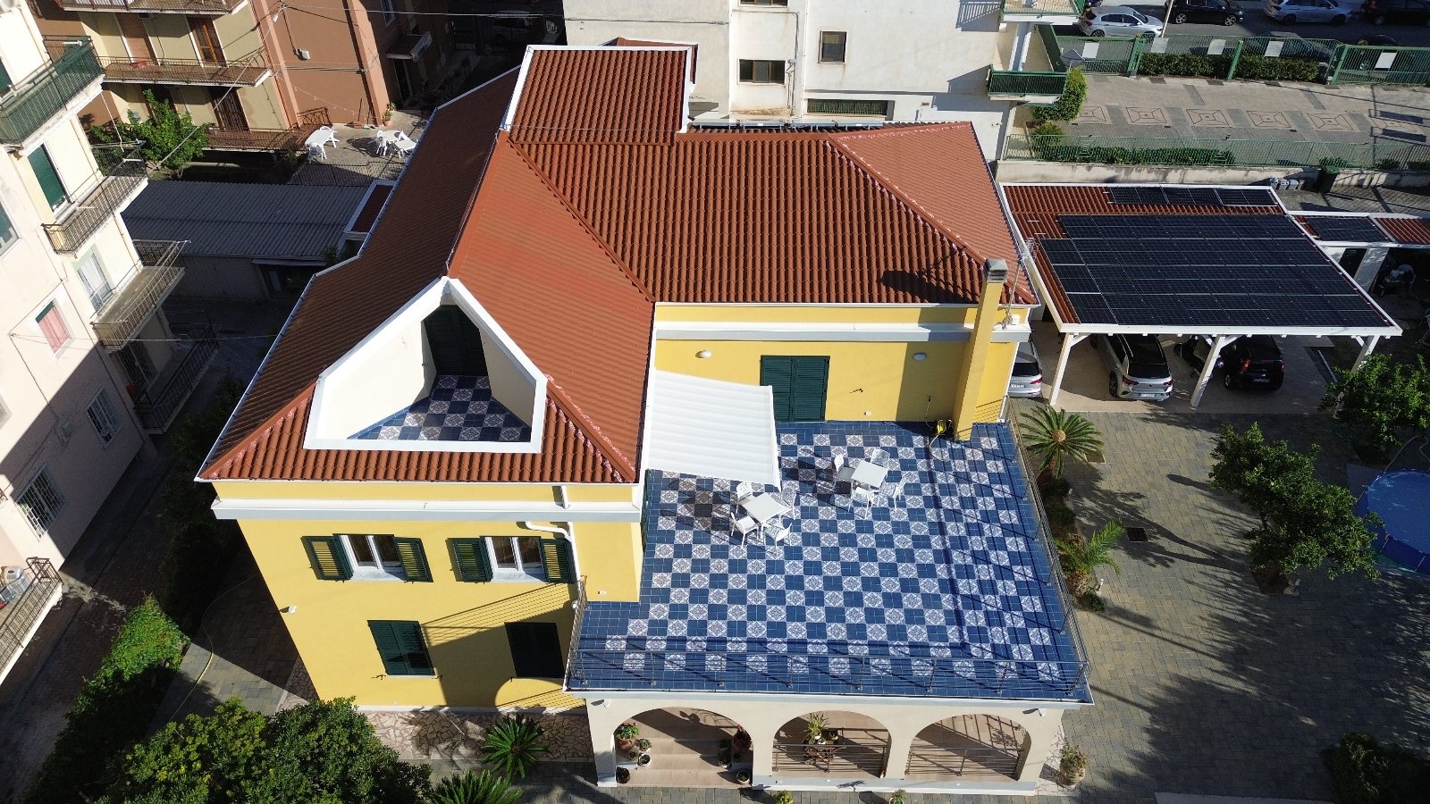 VILLA REGINA MARGHERITA - In Amantea (CS), im Stadtzentrum und nur einen Katzensprung vom Meer entfernt