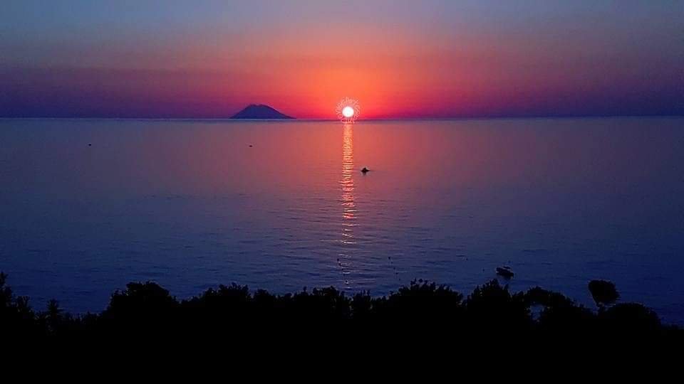 Double Room in B&B with Private Beach. Sunset Yoga.