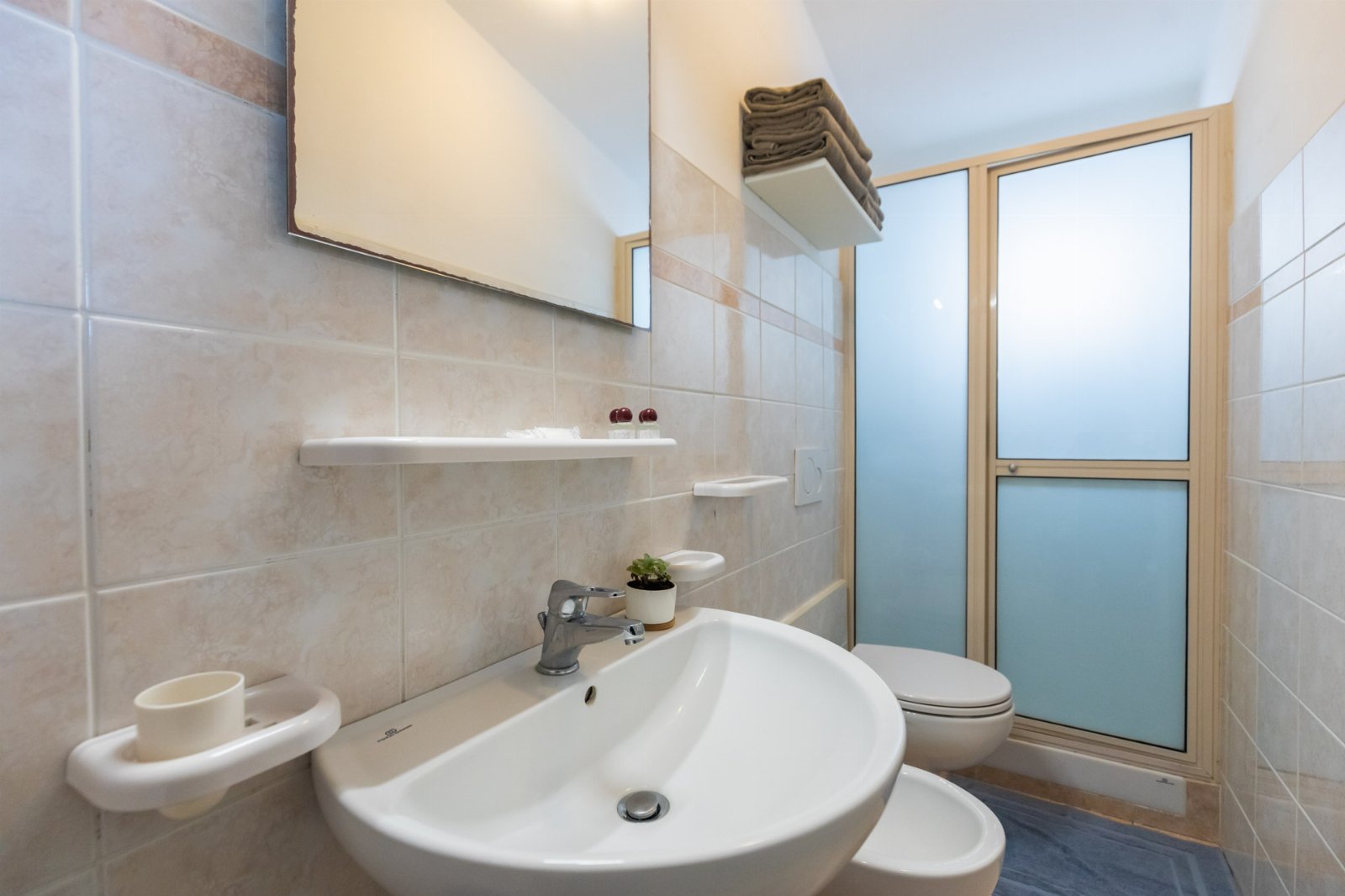 Capo Vaticano: Appartamenti Trilocale 3 posti con cucina vista mare. Spiaggia privata. Sunset Yoga