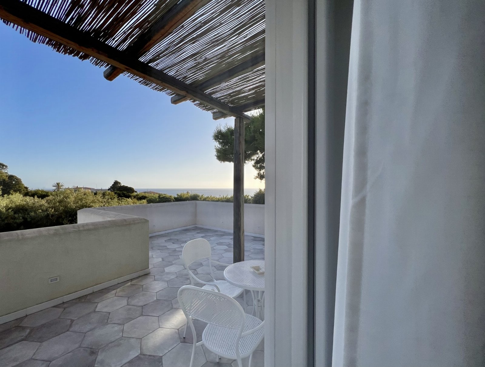 Casa Cunaci Bed and Breakfast.      "Una finestra sul Mediterraneo"