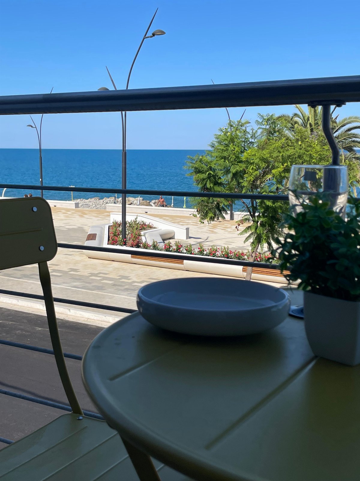 FRONTE MARE ECOSOSTENIBILE