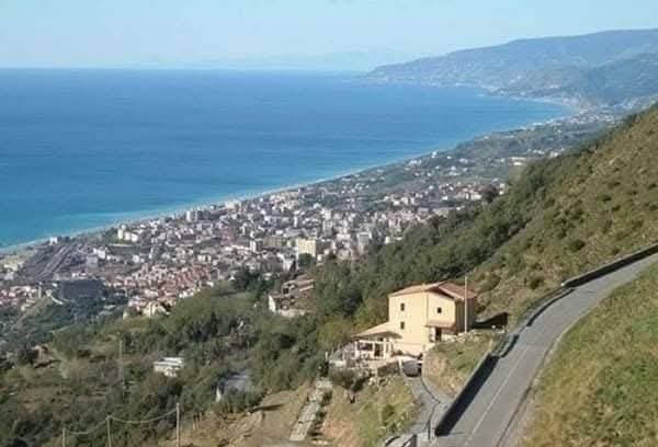 Agriturismo a Paola vicino al Santuario San Francesco e vicino al mare con piscina ristorante pizzeria fattorie didattiche