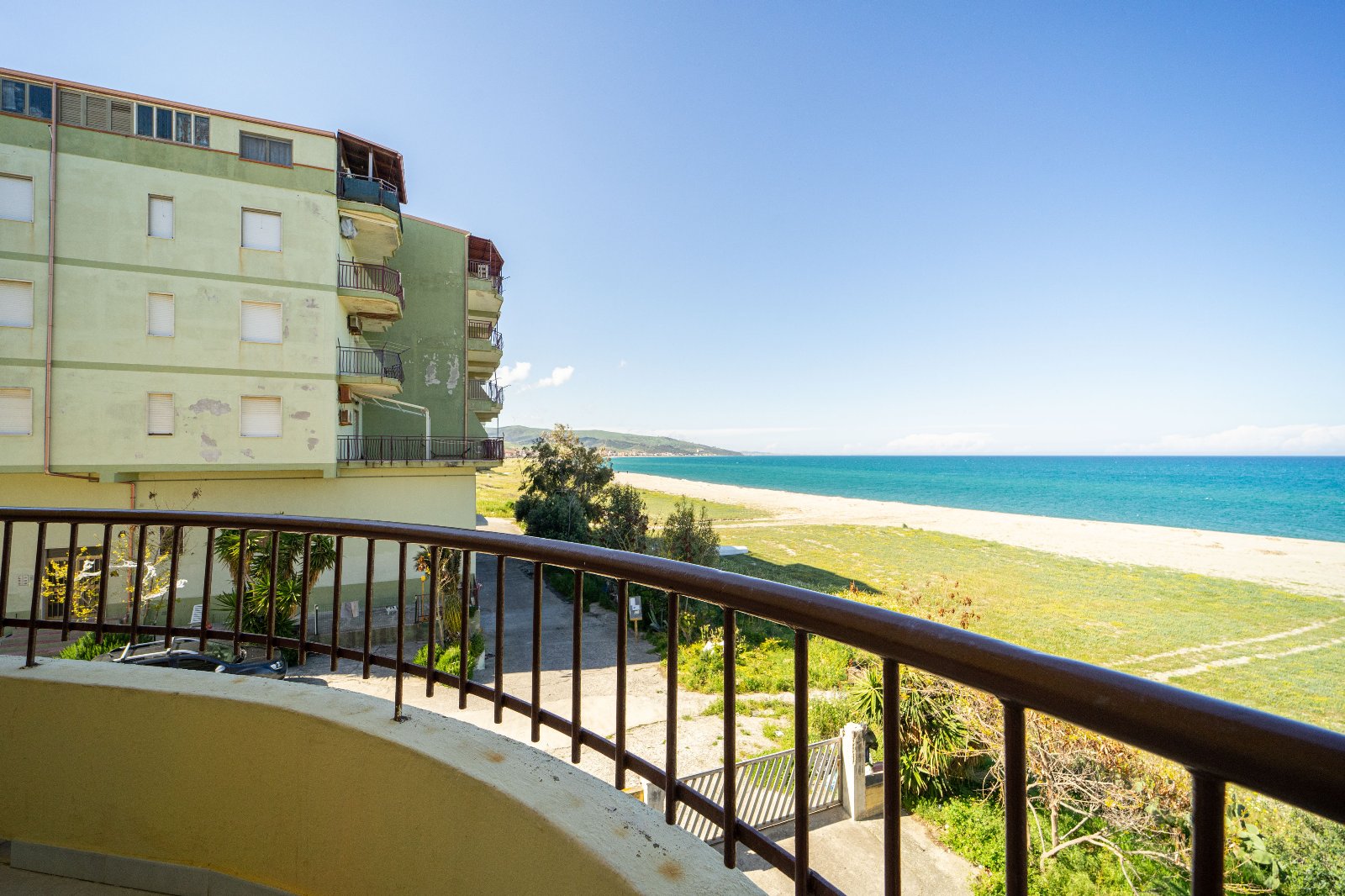 Geräumiges Apartment mit 2 Schlafzimmern direkt am Meer