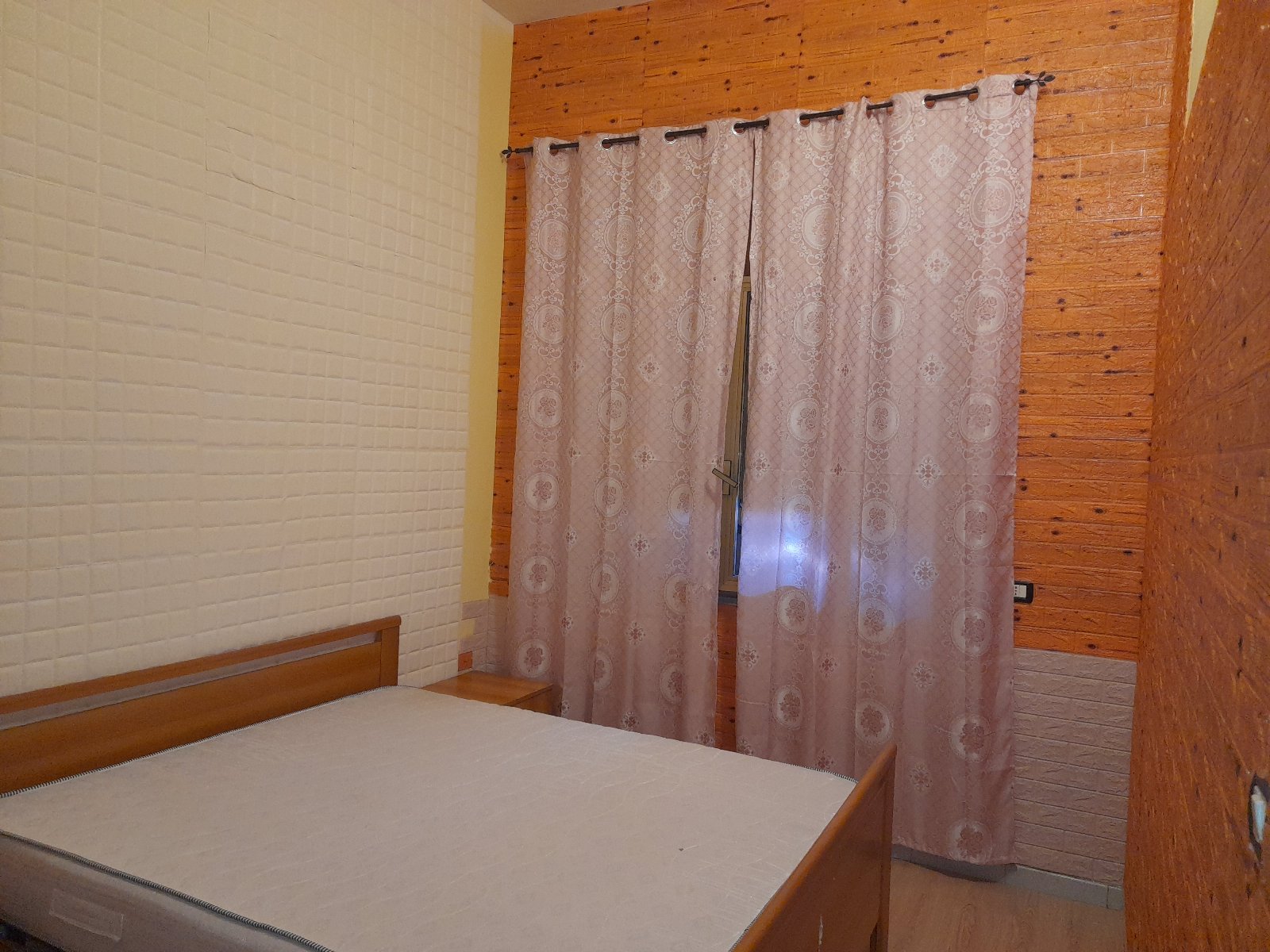 Ground-floor townhouse with private garden