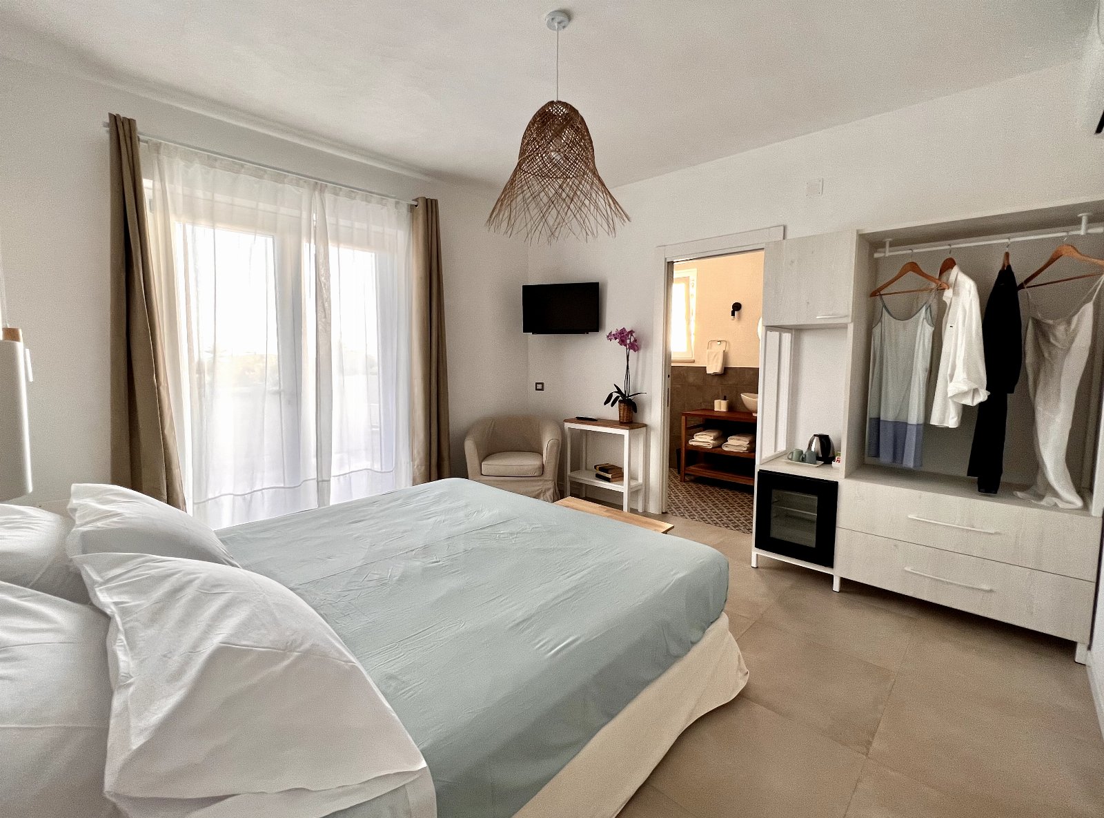 Casa Cunaci Bed and Breakfast.      "Una finestra sul Mediterraneo"