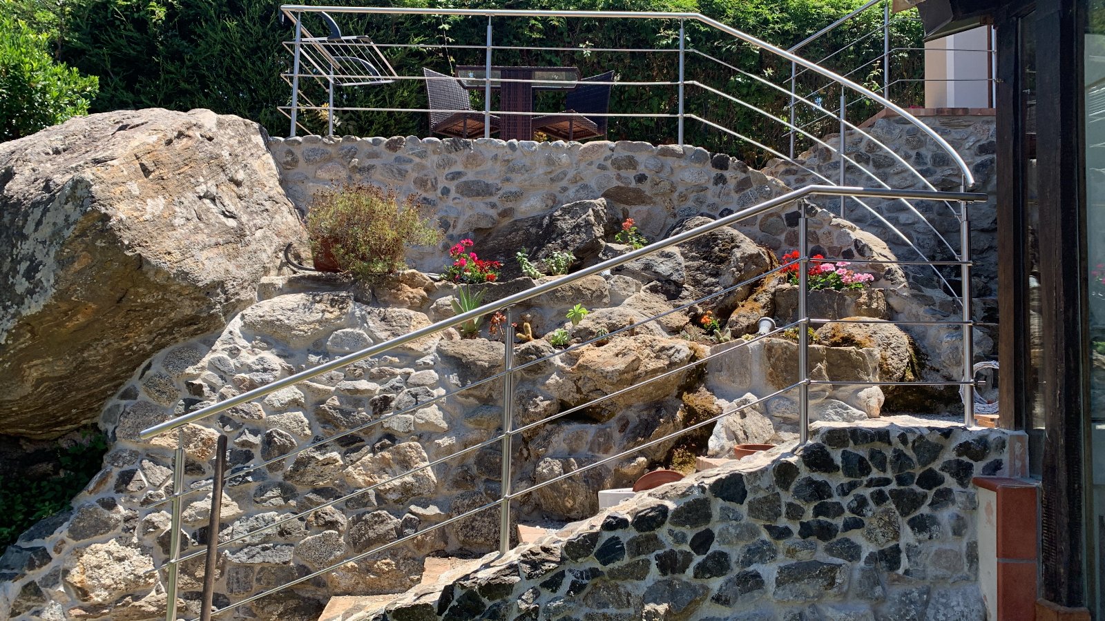 Villa con piscina vista mare