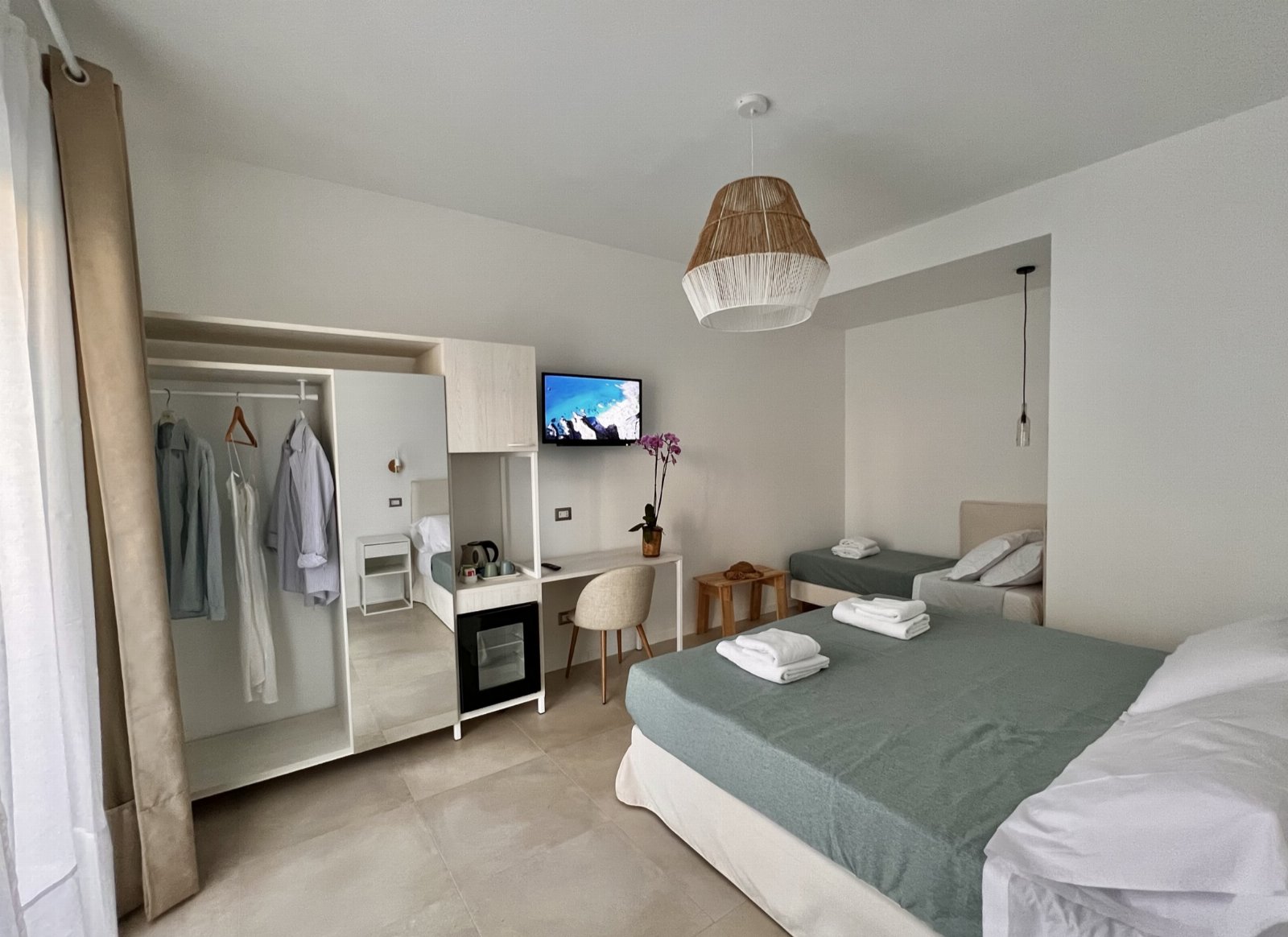 Casa Cunaci Bed and Breakfast.      "Una finestra sul Mediterraneo"